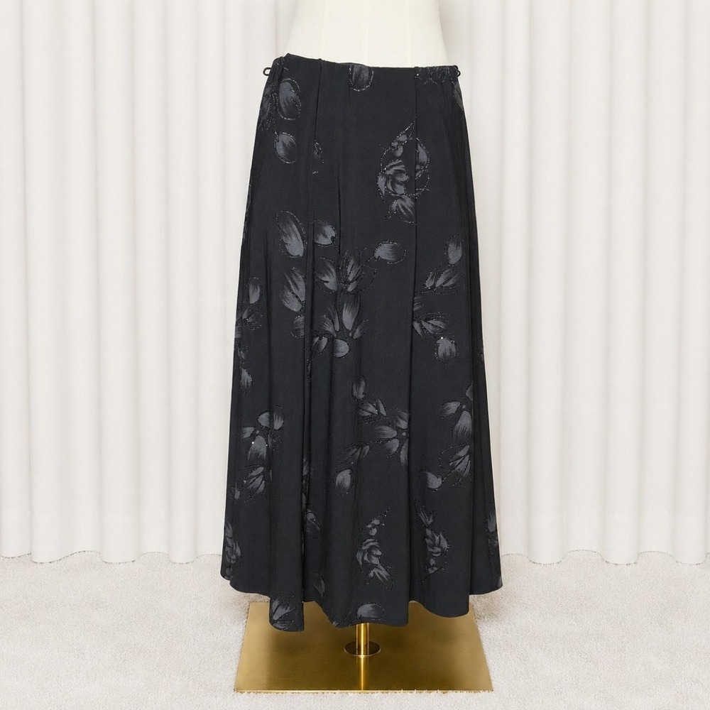 Y2K black floral maxi skirt 🖤 Elegant